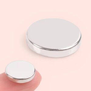 LOT DE 4 AIMANTS 1 cm / 2 mm
